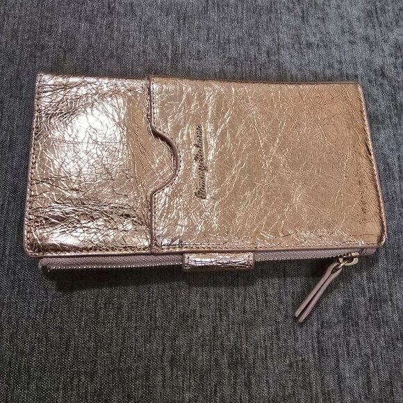Rose gold passport wallet - Picture 2 of 6
